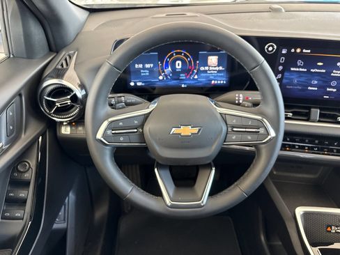 New 2026 Chevrolet Equinox LT w/ Convenience Package II FWD image 26