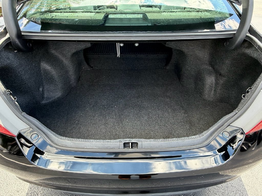Used 2015 Toyota Camry SE FWD image 14