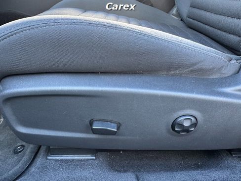 Used 2012 Dodge Challenger SXT image 28