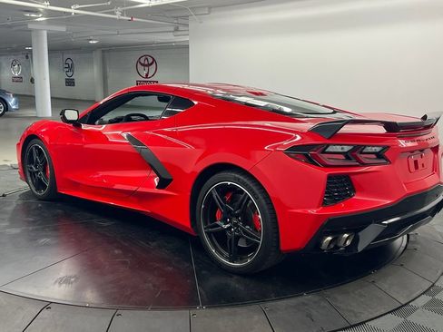 Used 2021 Chevrolet Corvette Stingray Premium Cpe w/ Z51 Performance Package RWD image 4