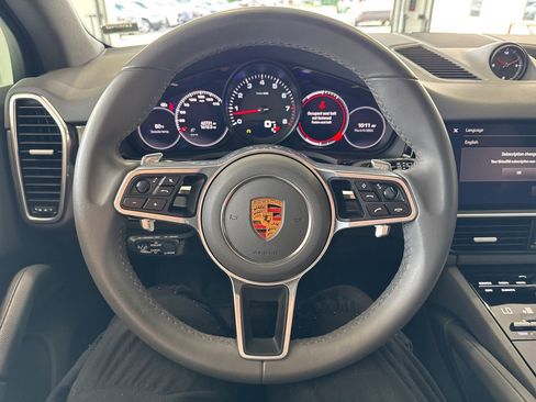 Used 2023 Porsche Cayenne Platinum Edition AWD/4WD image 19