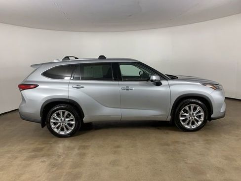 Used 2020 Toyota Highlander Limited AWD/4WD image 7