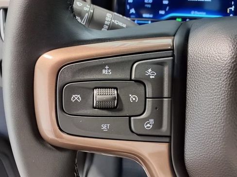Used 2024 Chevrolet Tahoe High Country AWD/4WD image 9
