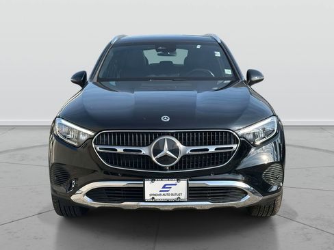 Used 2024 Mercedes-Benz GLC 300 4MATIC image 2