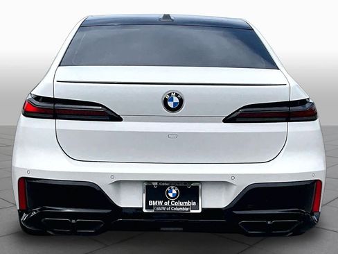 Used 2025 BMW 760i xDrive w/ Executive Package AWD/4WD image 4