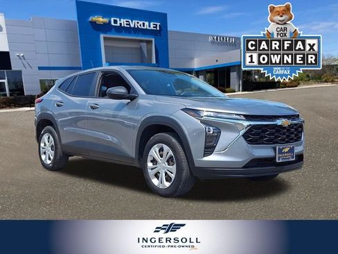Used 2024 Chevrolet Trax LS FWD image 1