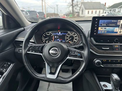Used 2023 Nissan Altima 2.5 SV w/ SV Premium Package image 35