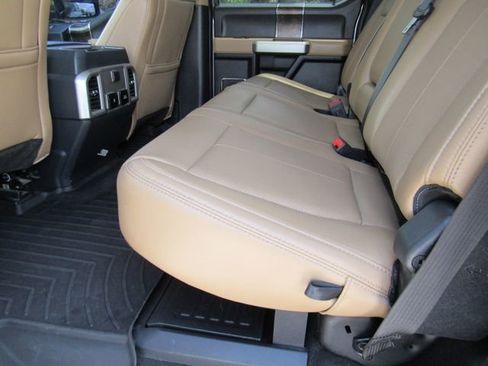 Used 2022 Ford F250 Lariat w/ Lariat Ultimate Package AWD/4WD image 19