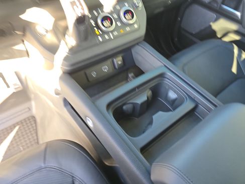 Certified 2024 Land Rover Defender 110 V8 image 30