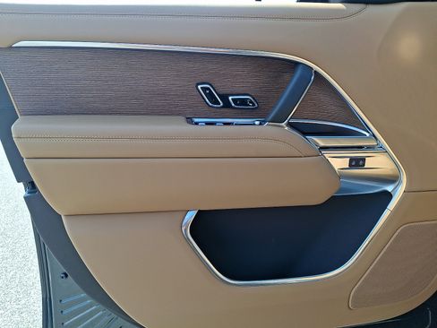 New 2026 Land Rover Range Rover SE AWD/4WD image 11