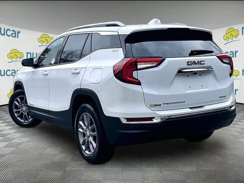 Used 2022 GMC Terrain SLT w/ Infotainment Package II AWD/4WD image 2