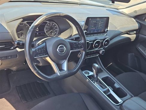 Used 2022 Nissan Sentra SV FWD image 2