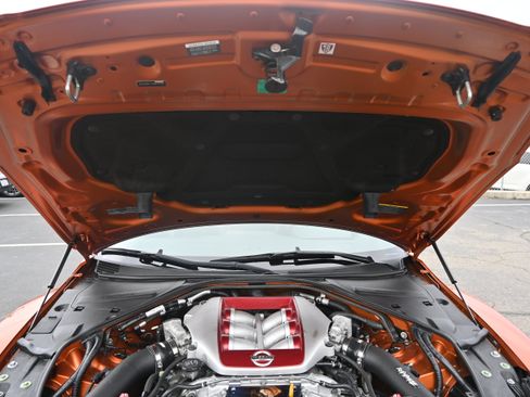 Used 2017 Nissan GT-R Premium AWD/4WD image 70
