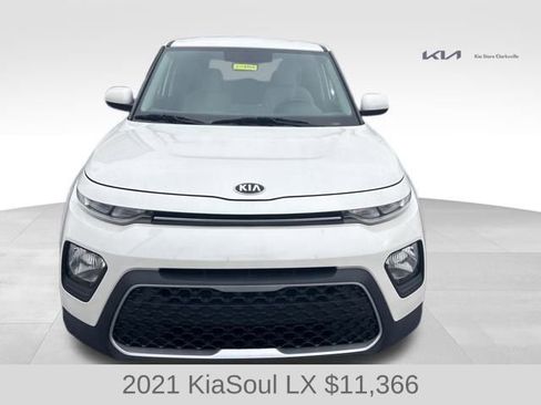 Used 2021 Kia Soul LX image 3