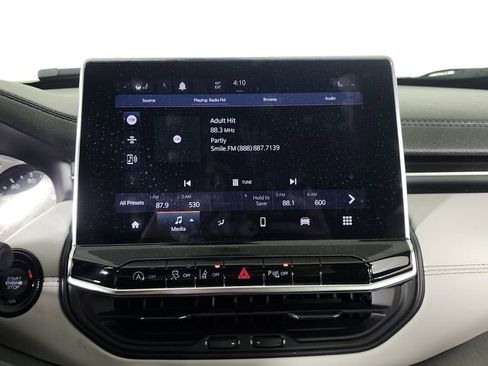 Used 2023 Jeep Compass Limited image 20