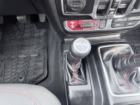 Used 2021 Jeep Gladiator Rubicon w/ Cold Weather Group image 53