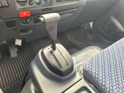 New 2025 Chevrolet Low Cab Forward image 9