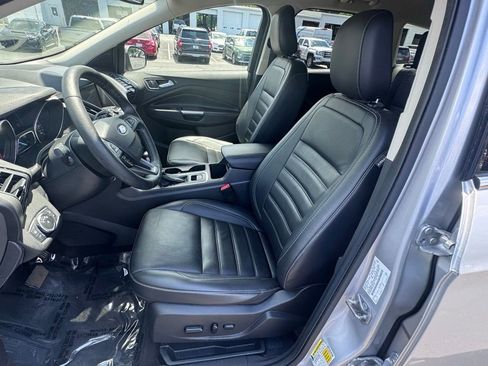 Used 2019 Ford Escape Titanium AWD/4WD image 22