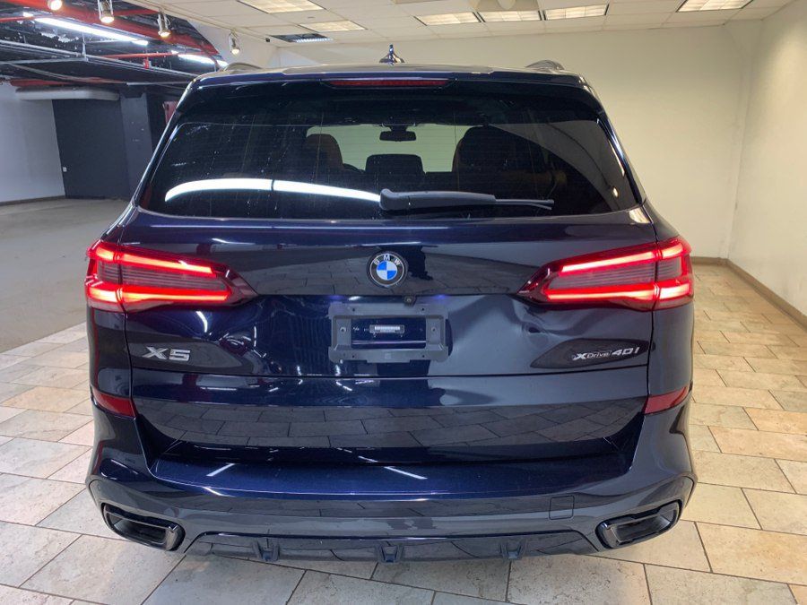 Used 2023 BMW X5 xDrive40i w/ M Sport Package AWD/4WD image 6