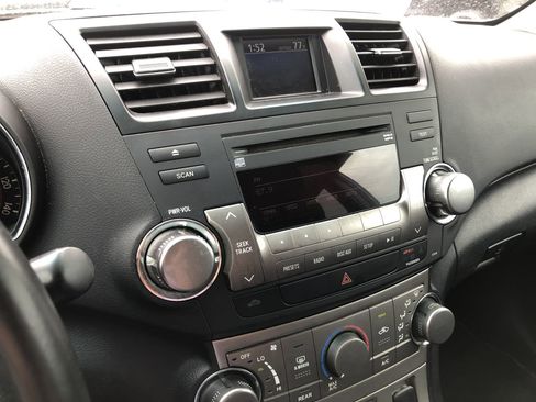 Used 2011 Toyota Highlander 2WD image 21