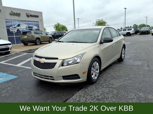 Used 2012 Chevrolet Cruze LS FWD image 2