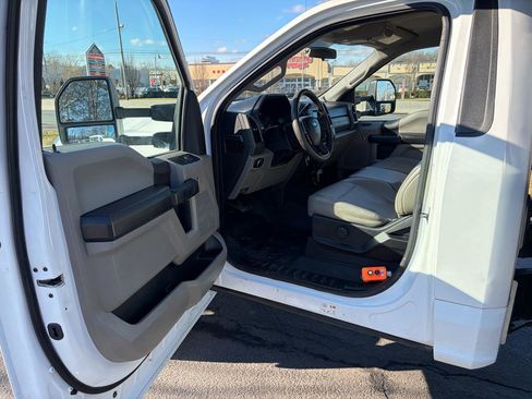 Used 2018 Ford F450 XL w/ Power Equipment Group image 12