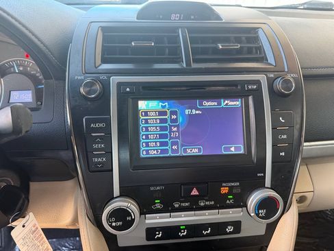 Used 2013 Toyota Camry LE FWD image 30