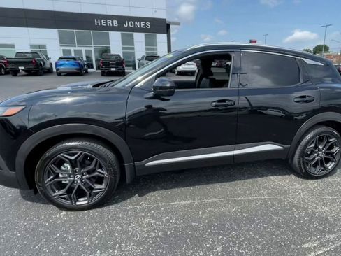 Used 2025 Nissan Kicks SR AWD/4WD image 4