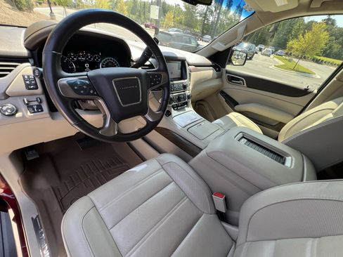 Used 2018 GMC Yukon Denali w/ Denali Ultimate Package AWD/4WD image 17