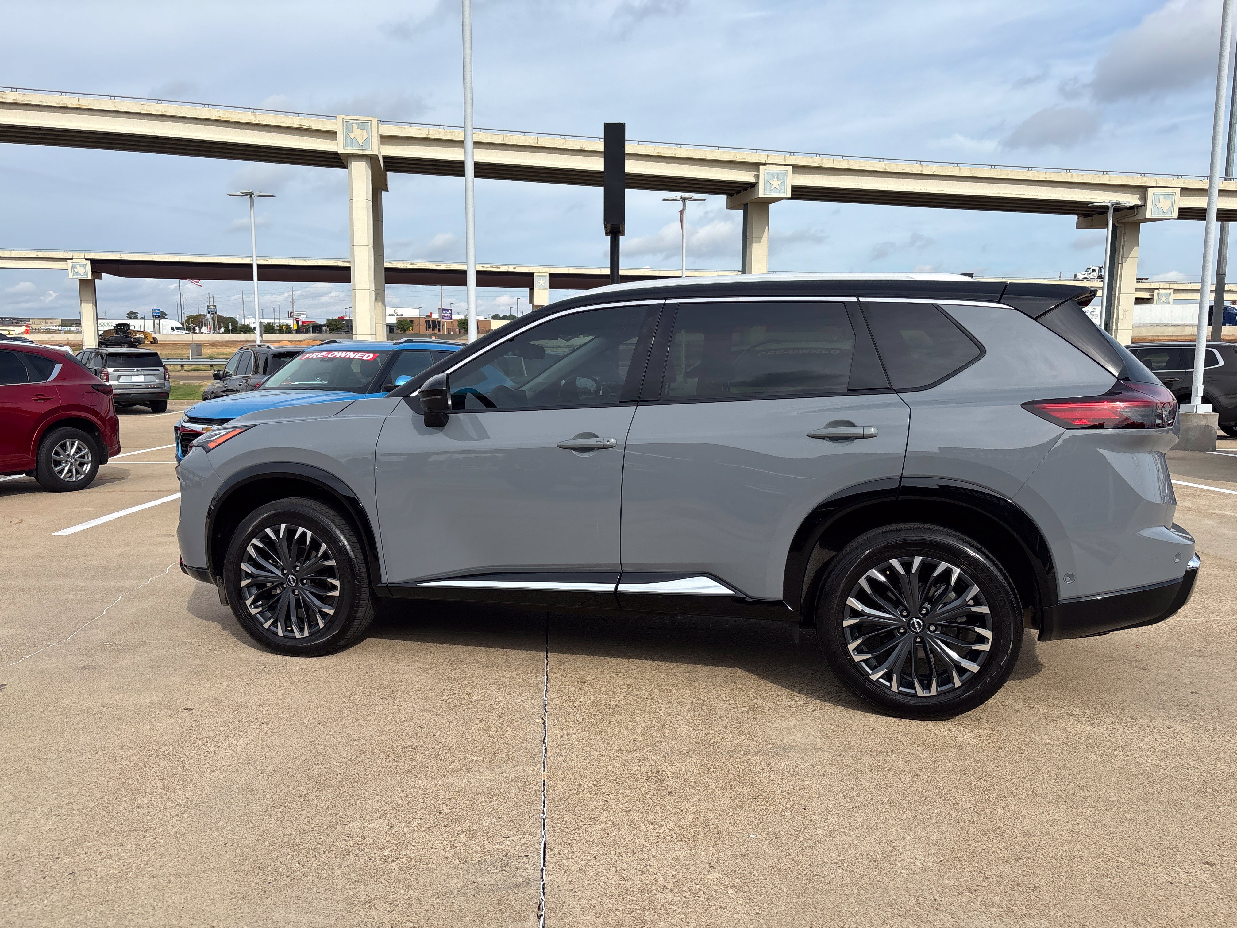 Used 2026 Nissan Rogue Platinum w/ Platinum Premium Package AWD/4WD image 6