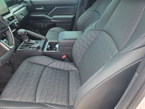 Used 2025 Toyota Tacoma TRD Sport w/ TRD Sport Premium Package AWD/4WD image 21