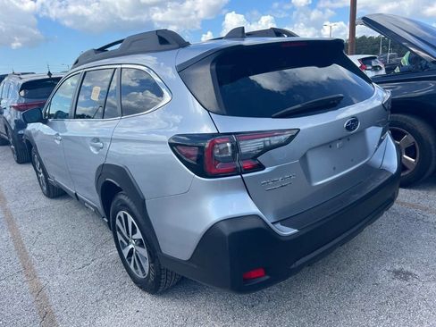Used 2025 Subaru Outback Premium AWD/4WD image 7