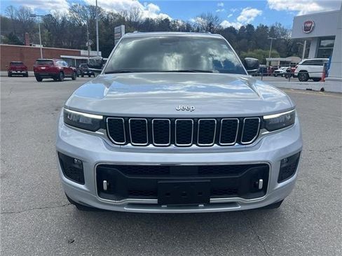Used 2023 Jeep Grand Cherokee L Overland w/ Luxury Tech Group IV image 2