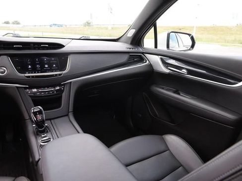 Used 2023 Cadillac XT5 Premium Luxury FWD image 28