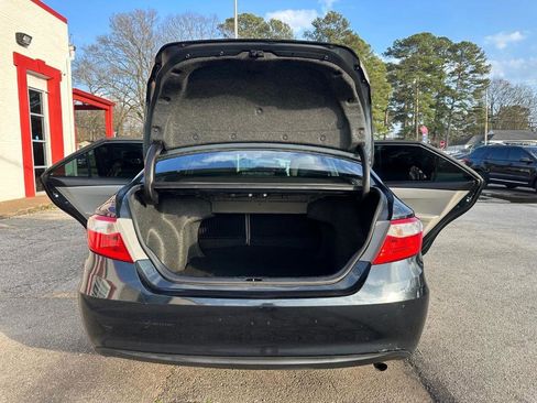 Used 2017 Toyota Camry LE image 41