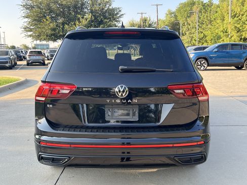 Used 2022 Volkswagen Tiguan SE R-Line FWD image 8