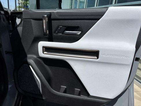 Used 2025 GMC Hummer EV 2X AWD/4WD image 39