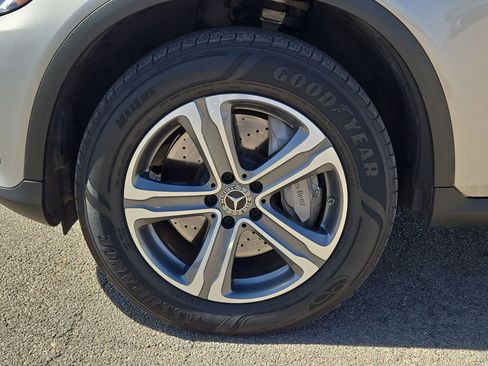 Used 2019 Mercedes-Benz GLC 350e 4MATIC image 11