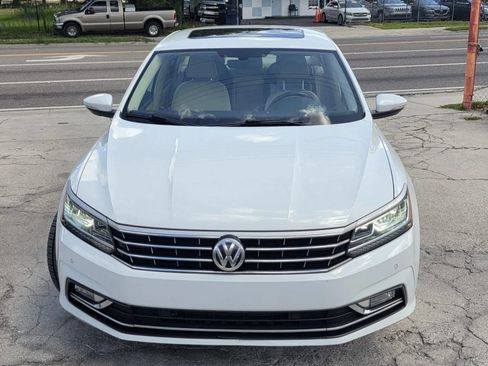 Used 2017 Volkswagen Passat 1.8T SE FWD image 3