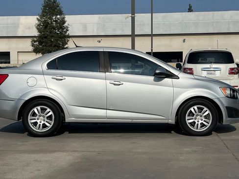 Used 2012 Chevrolet Sonic LT image 9