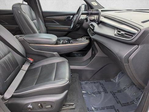 Used 2025 Buick Enclave Avenir w/ Super Cruise Package image 23