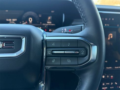 Used 2025 GMC Acadia Elevation image 24