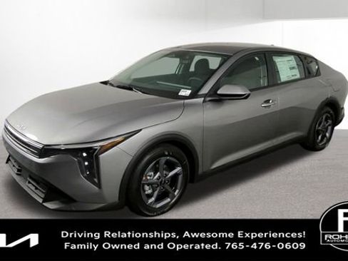 New 2025 Kia K4 LXS image 4