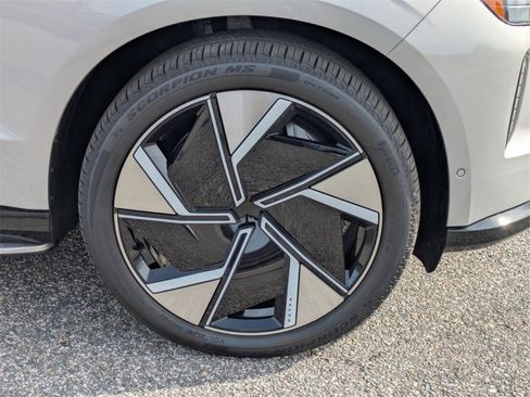 New 2025 Volvo EX90 Ultra image 11