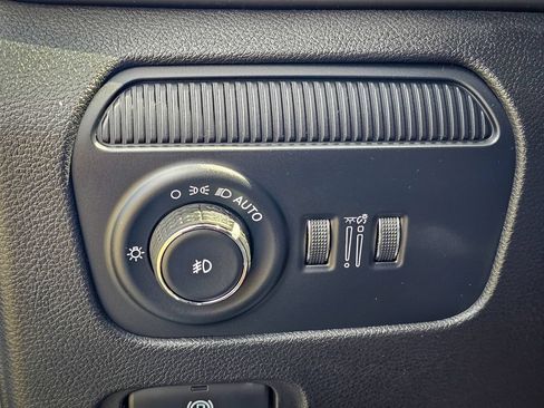 Used 2025 Jeep Wagoneer Series II AWD/4WD image 17