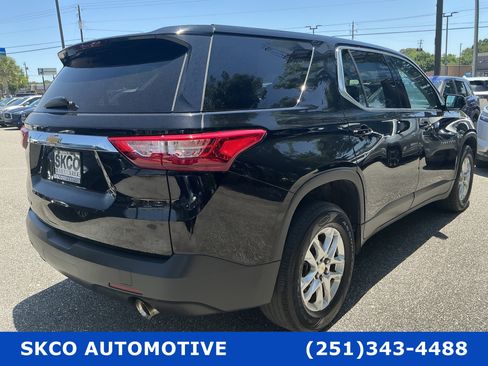 Used 2020 Chevrolet Traverse LS FWD image 5