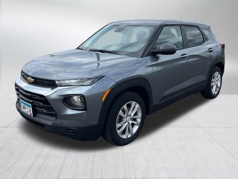 Used 2021 Chevrolet TrailBlazer LS FWD image 3