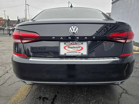 Used 2022 Volkswagen Passat 2.0T SE image 8
