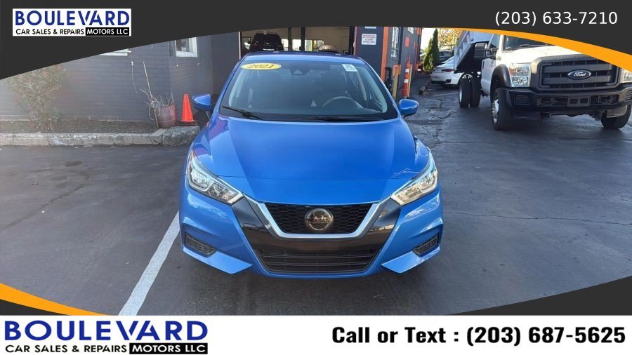 Used 2021 Nissan Versa SV FWD image 2