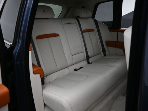 Certified 2024 Rolls-Royce Cullinan AWD/4WD image 28